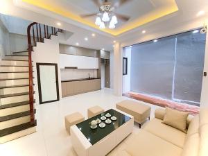 Bán nhà 36m2 Phố Bà Triệu Hà Đông, 5 tầng full nội thất mới. 7 Tỷ. Liên hệ Mr Kiên 0922979333